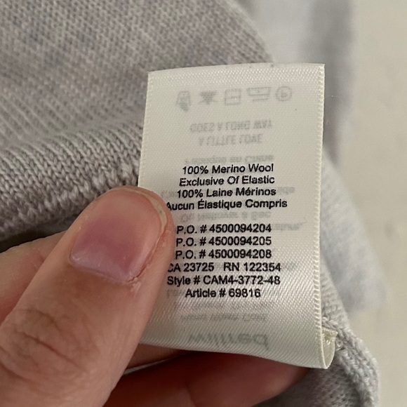 Wilfred Aritizia Devry Grey V-Neck Sweater Oversized Merino Wool Comfy Small - Picture 4 of 7